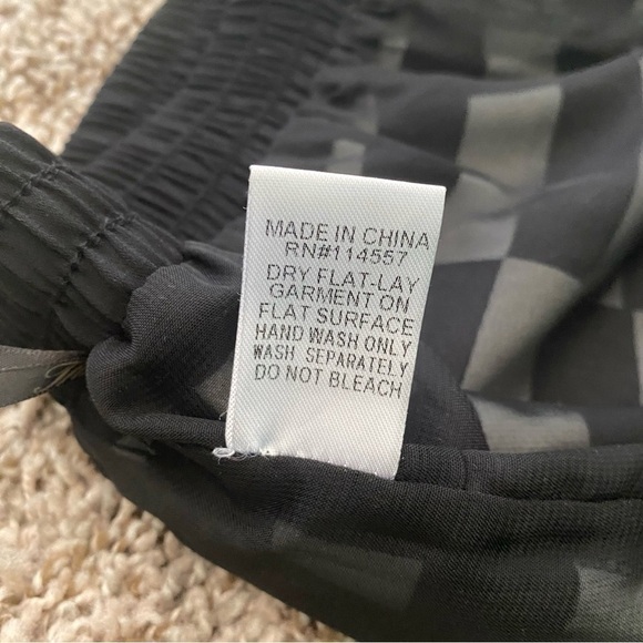 THML Striped Shorts with Hem Detail Size Small Black / White - Picture 11 of 13